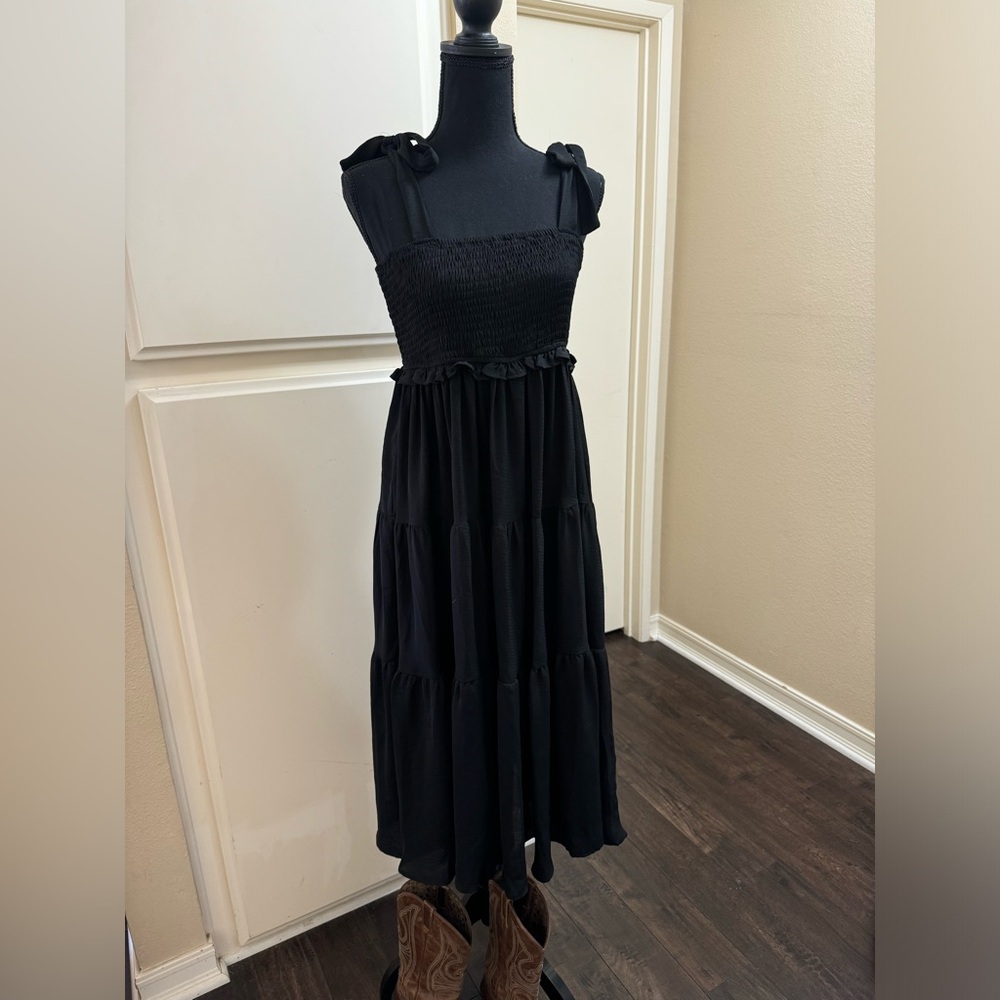 Blue blush black maxi dress from VICI. Size small